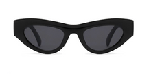 Load image into Gallery viewer, BLACK &#39;EMMY&#39; SUNGLASSES