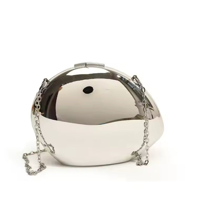 EGG SHAPED CLUTCH - SILVER