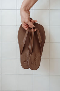 TONI THONGS - CHOCOLATE