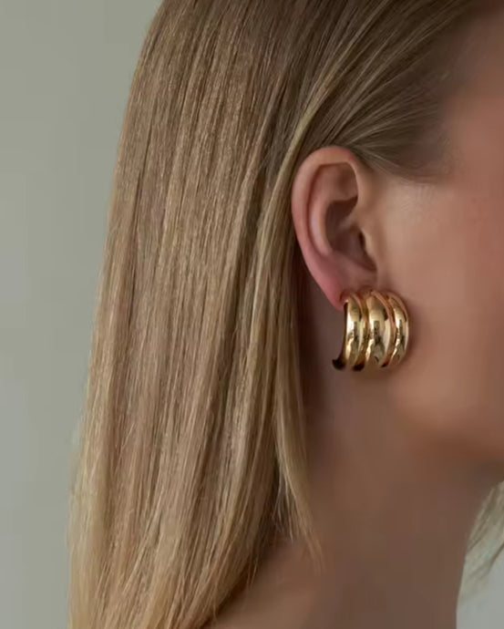 OVERSIZED HUGGIE EARRINGS - GOLD