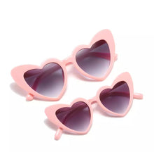 Load image into Gallery viewer, MINI HEART SUNGLASSES - PINK